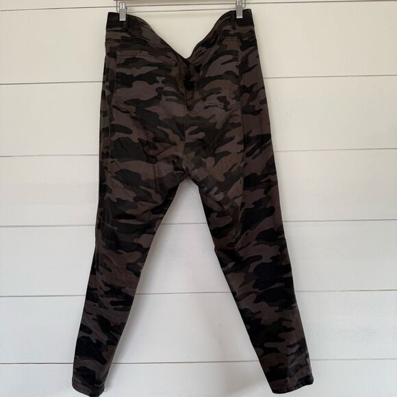 Democracy Women’s 18 Ab Technology Camo Ankle Jeans Slimming Stretchy - Picture 3 of 5